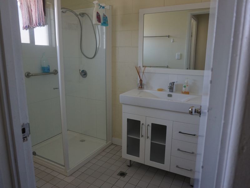 4/121 Herbert Street, Bowen QLD 4805