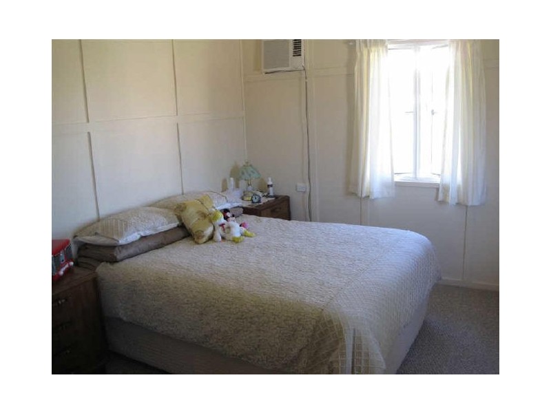 26 Sinclair Street, Bowen QLD 4805