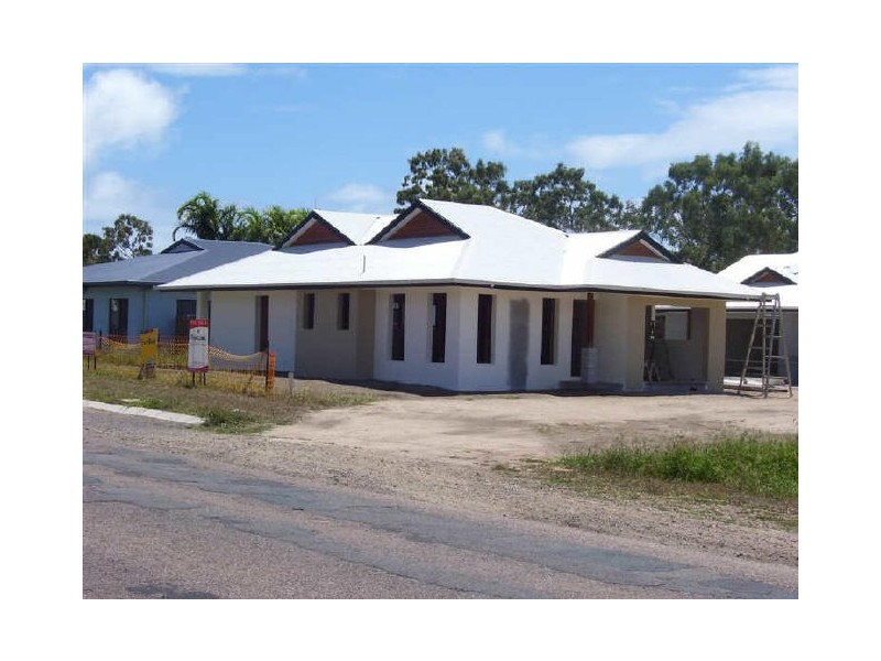 2/90 Mount Nutt Road, Bowen QLD 4805