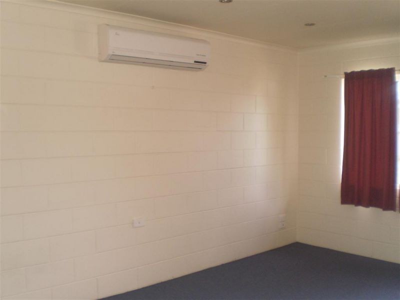 2/89 Powell Street, Bowen QLD 4805