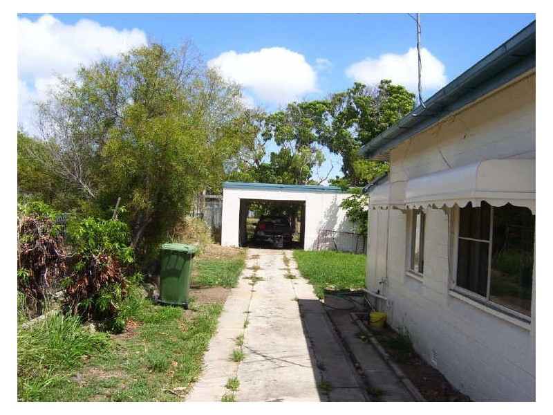 32 Livingstone Street & 99 Herbert Street, Bowen QLD 4805