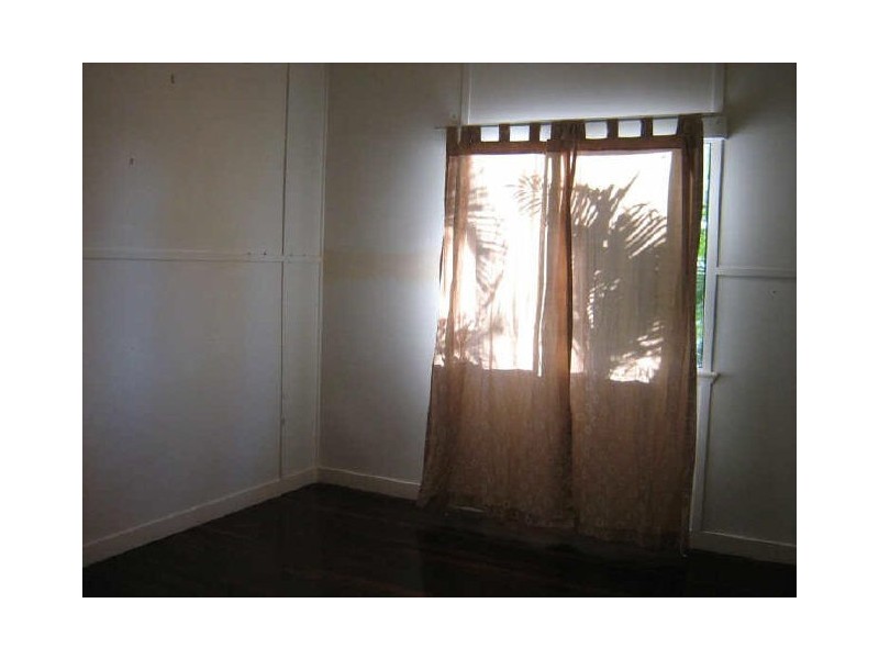 15 Russell Street, Bowen QLD 4805