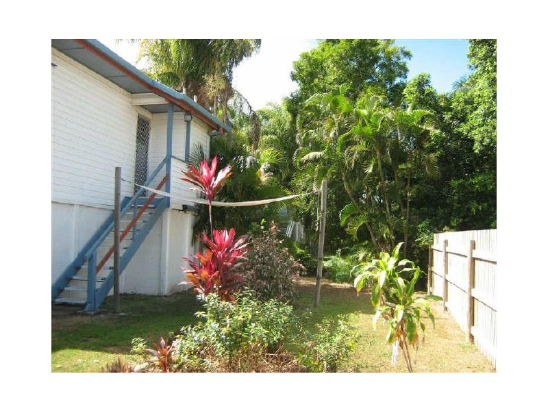 15 Russell Street, Bowen QLD 4805