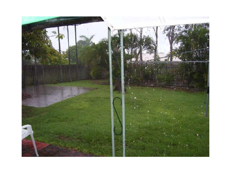 10 Rosshall Street, Bowen QLD 4805