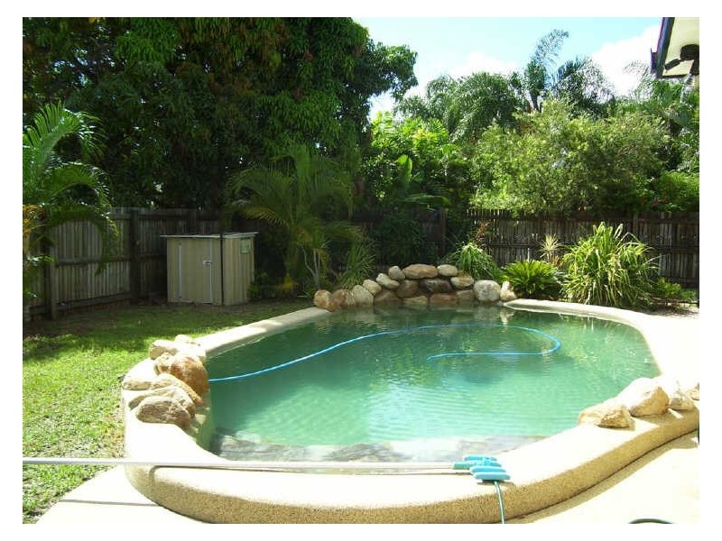 10 Peters Place, Bowen QLD 4805