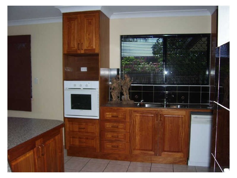 10 Peters Place, Bowen QLD 4805