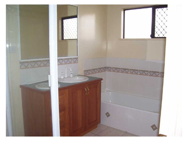 10 Peters Place, Bowen QLD 4805