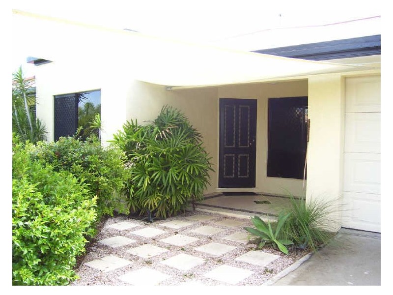 10 Peters Place, Bowen QLD 4805