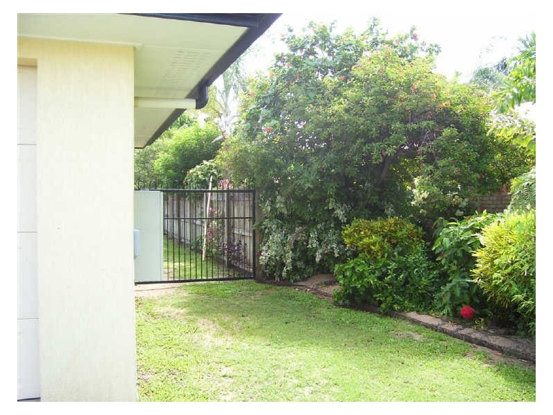 10 Peters Place, Bowen QLD 4805