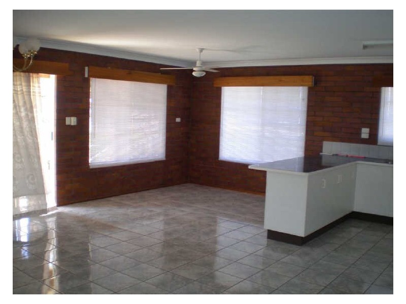 9 Thomas Street, Bowen QLD 4805