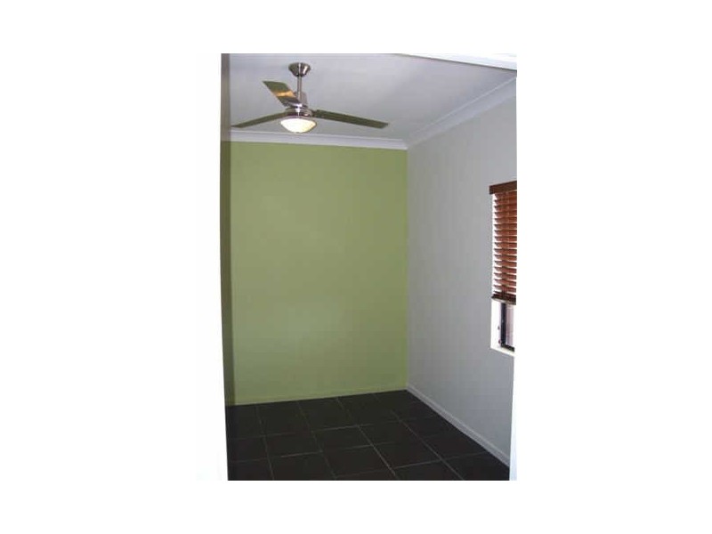 4/10 Sinclair Street, Bowen QLD 4805