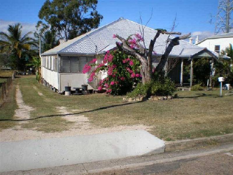 25 Powell Street, Bowen QLD 4805