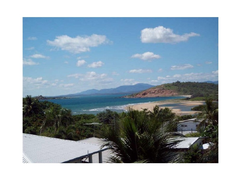 11 Avicennia Street, Bowen QLD 4805