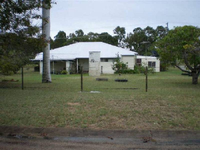 5 Reynolds Street, Bowen QLD 4805