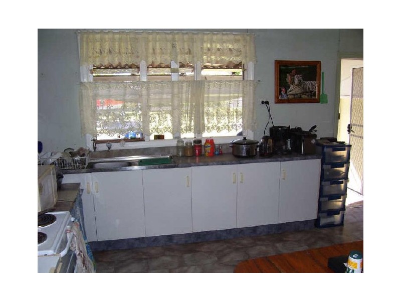 6 Field Street, Bowen QLD 4805