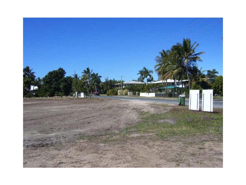 12 Howard Street, Bowen QLD 4805