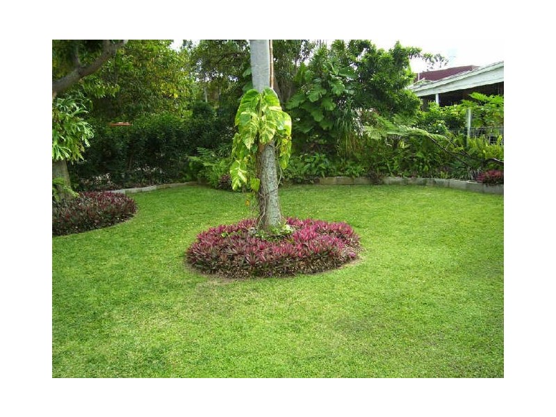 42 Livingstone Street, Bowen QLD 4805