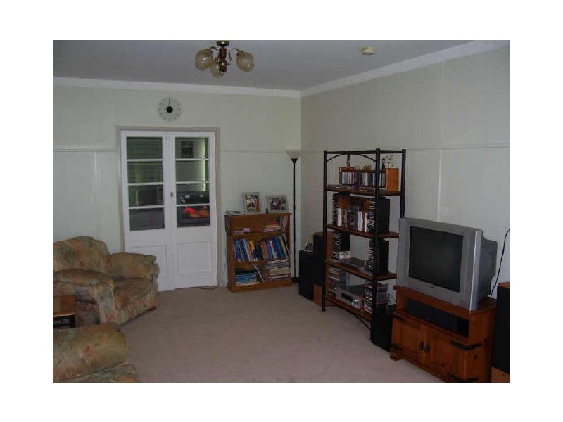 42 Livingstone Street, Bowen QLD 4805