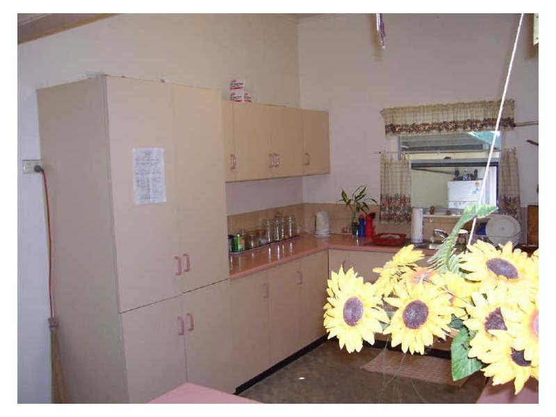 2 Howard Street, Bowen QLD 4805