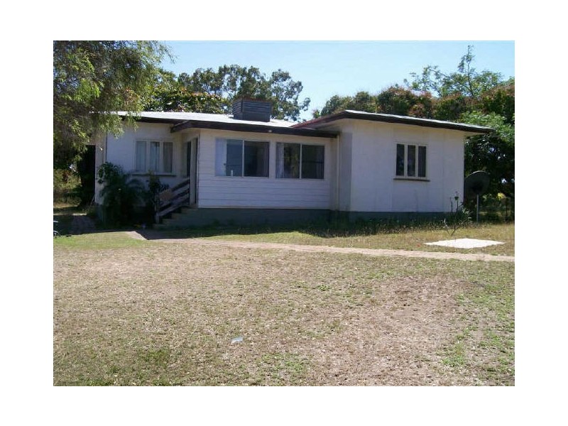 20 Murray Avenue, Bowen QLD 4805
