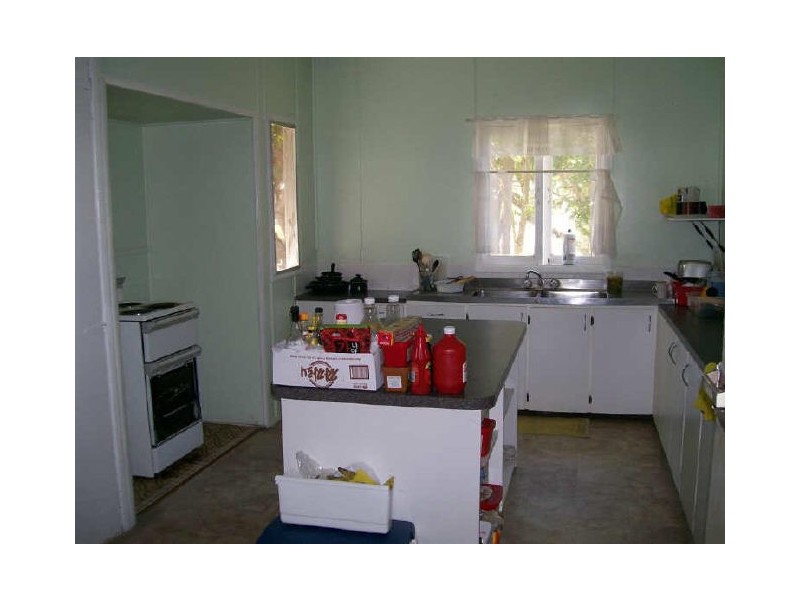 20 Murray Avenue, Bowen QLD 4805