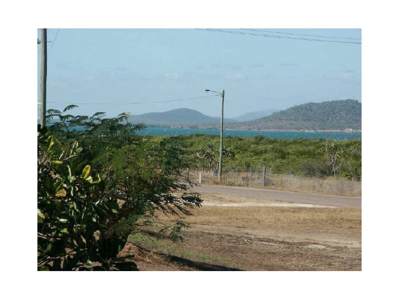 127 Powell Street, Bowen QLD 4805