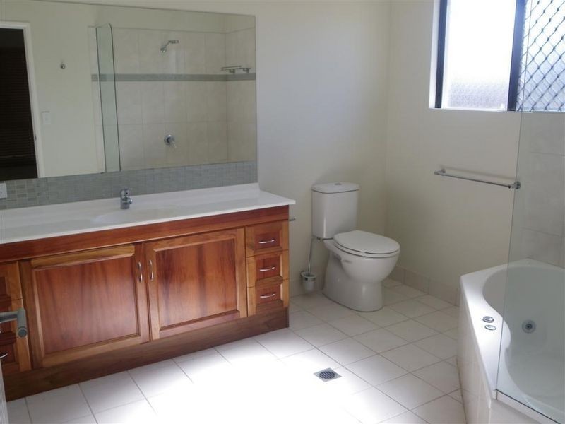 2 Lexington Court, Bowen QLD 4805