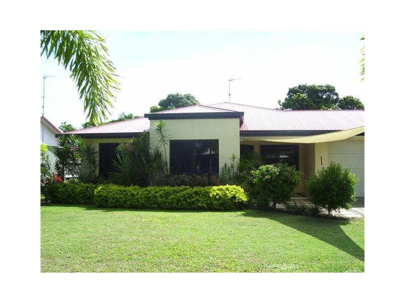 10 Peters Place, Bowen QLD 4805