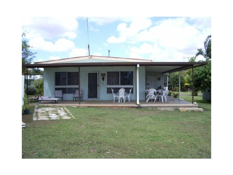 77 Whyte Avenue, Bowen QLD 4805
