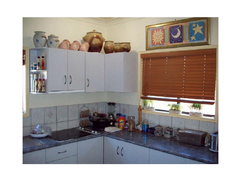 6 Arthur Street, Bowen QLD 4805