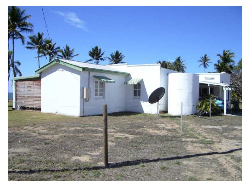 12 Howard Street, Bowen QLD 4805