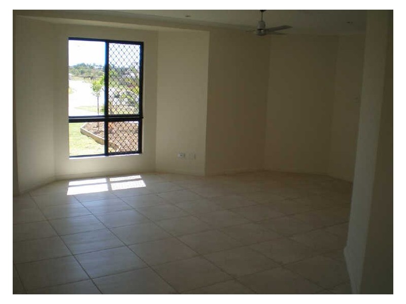 8 Hillview Place, Bowen QLD 4805