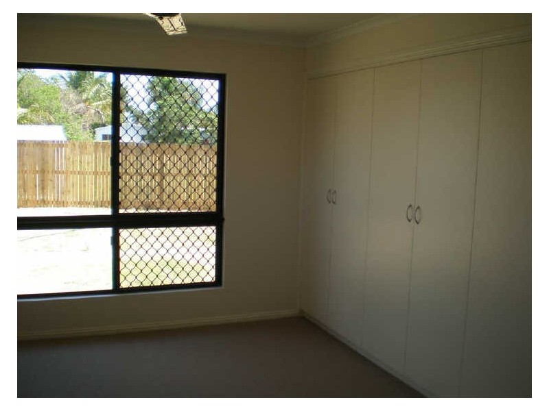 8 Hillview Place, Bowen QLD 4805