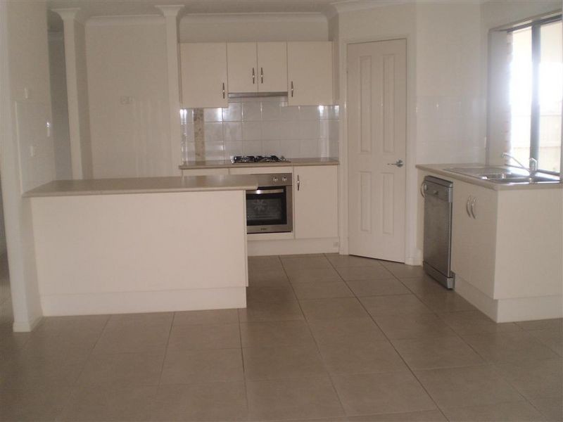 2/1 Cullen Close, Bowen QLD 4805