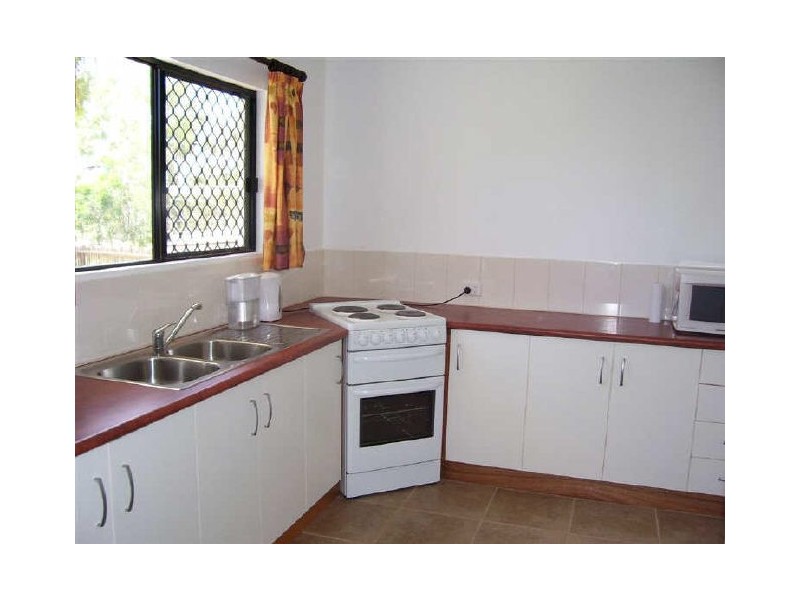 9 Crofton Street, Bowen QLD 4805