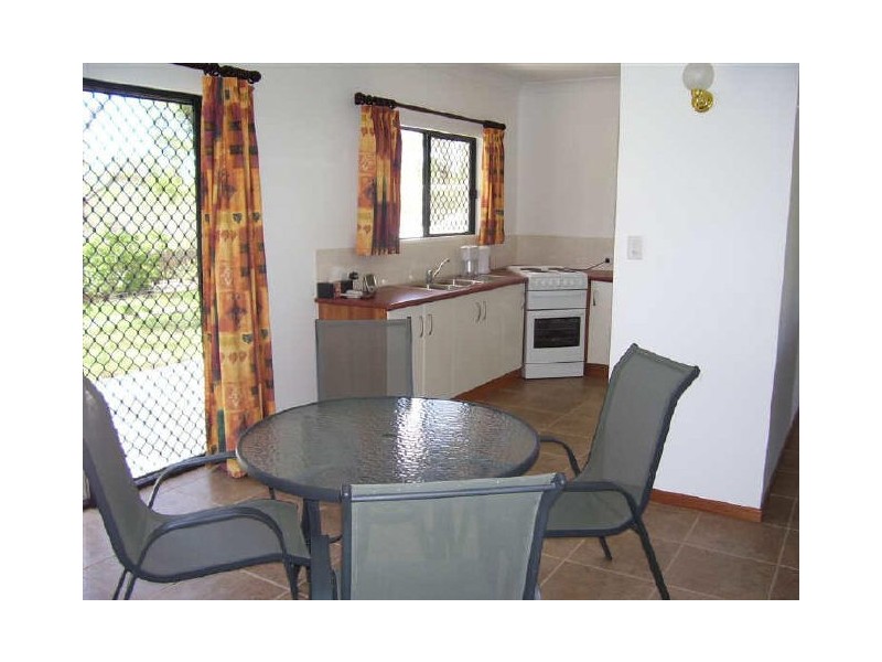 9 Crofton Street, Bowen QLD 4805