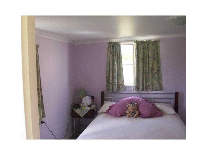 11 Ninth Avenue, Scottville QLD 4804