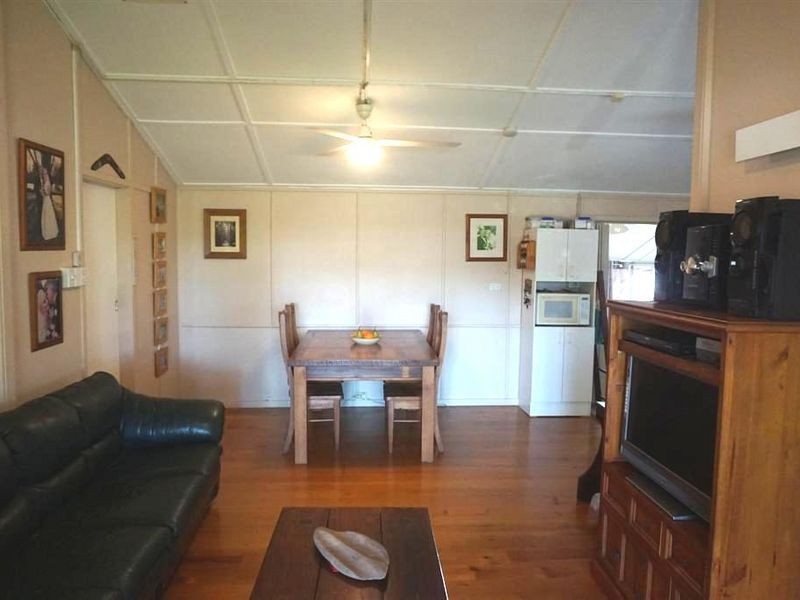 28 Tracey Street, Bowen QLD 4805