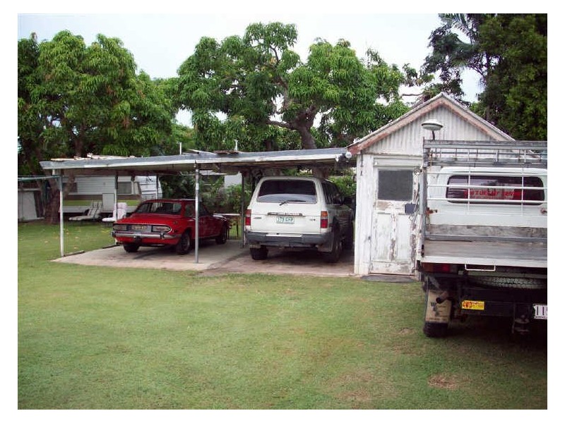 28 Tracey Street, Bowen QLD 4805