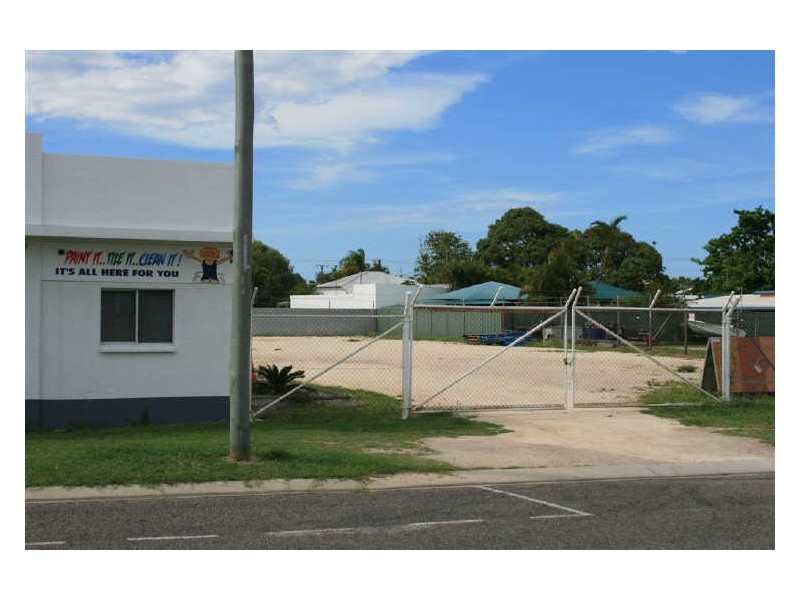 Bowen Paint & Tiles, Bowen QLD 4805