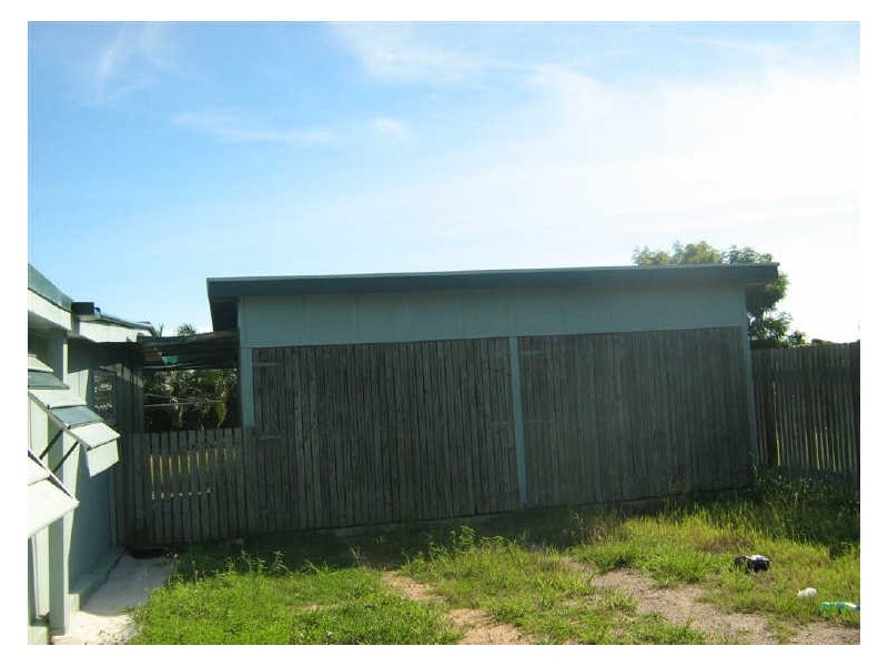10 Rosshall Street, Bowen QLD 4805