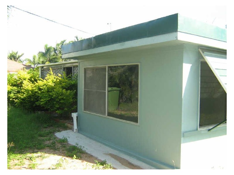 10 Rosshall Street, Bowen QLD 4805