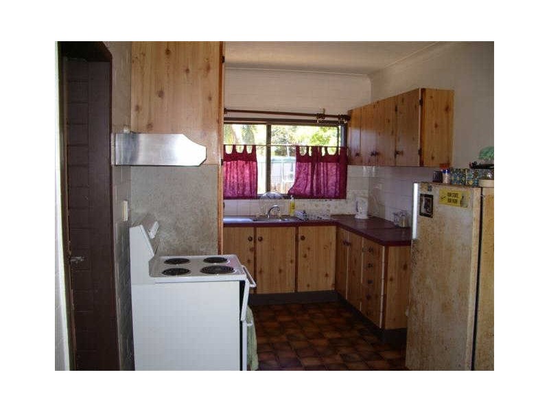 1/10 Sinclair Street, Bowen QLD 4805