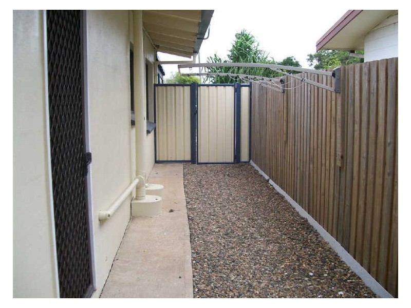 1/20 Marshall Street, Bowen QLD 4805