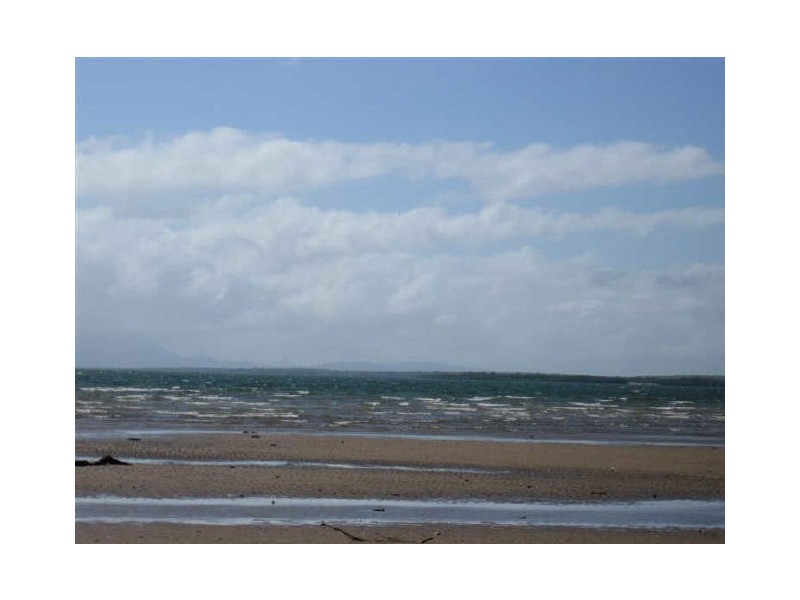 2 Baxter Avenue, BRISK BAY, Bowen QLD 4805