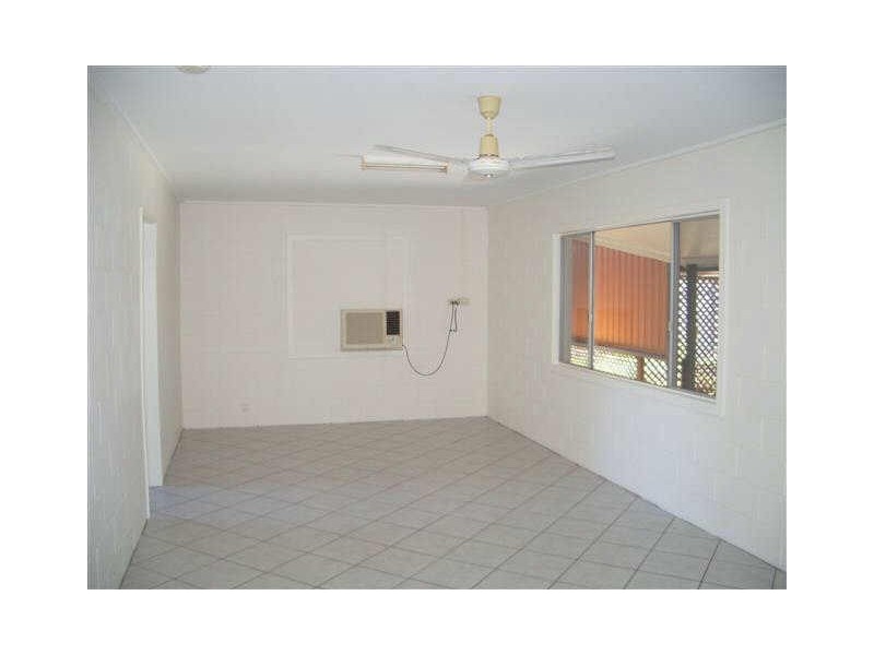 2 Baxter Avenue, BRISK BAY, Bowen QLD 4805