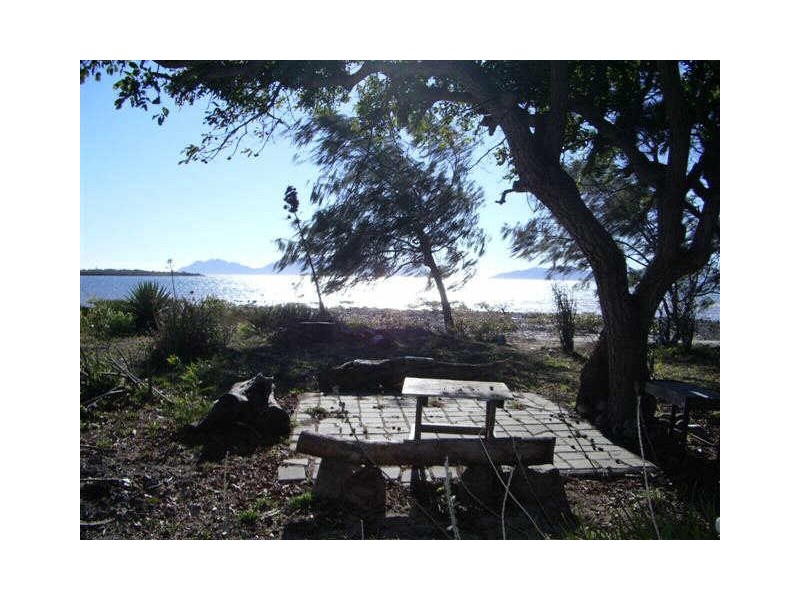 2 Baxter Avenue, BRISK BAY, Bowen QLD 4805