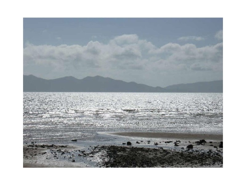 2 Baxter Avenue, BRISK BAY, Bowen QLD 4805