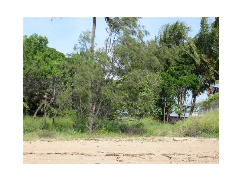 2 Baxter Avenue, BRISK BAY, Bowen QLD 4805