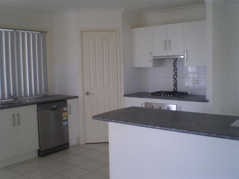 2/2 Cullen Close, Bowen QLD 4805